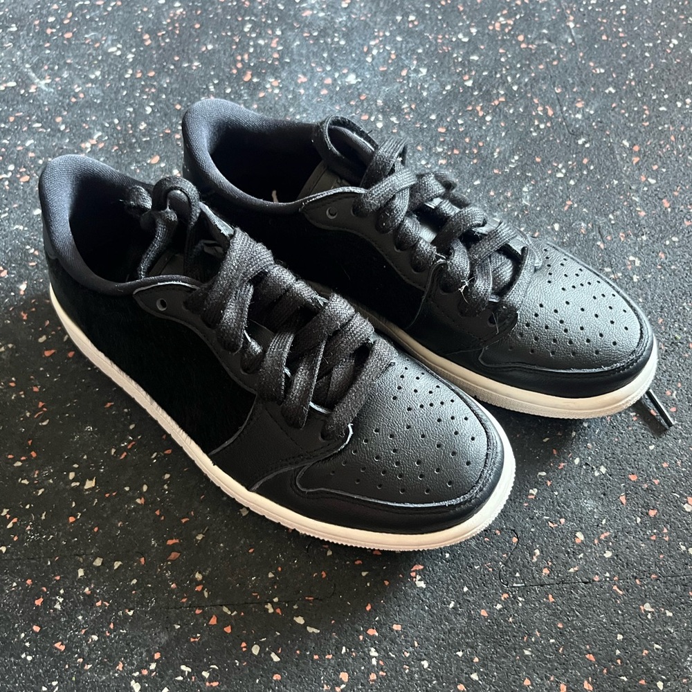 Nike Black Women's Sneakers